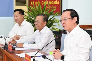 守德市从第98号《决议》寻求解决措施