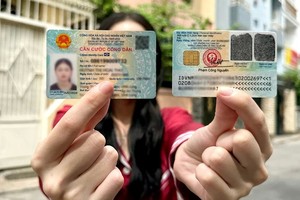 公民身份证将更换成身份证。已签发的公民身份证在卡上注明的有效期限内仍有效。