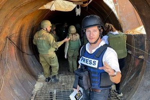 以军在加沙地带发现“迄今为止最大规模”哈马斯隧道。（图：华尔街日报）