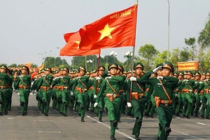 军队继续发挥在捍卫祖国事业上的骨干作用。