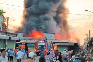 火警现场。（图：海宁）