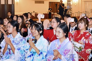 7月3日，“日中友好成人仪式”在上海举行。（图：共同社）