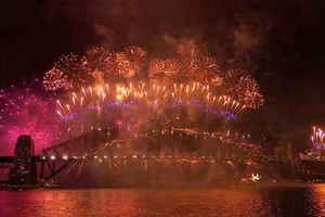 澳洲悉尼跨年烟花秀高清现场图片。（图：视频截图）