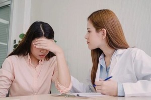 有需求者联系有威信的心理治疗所寻求心理帮助。