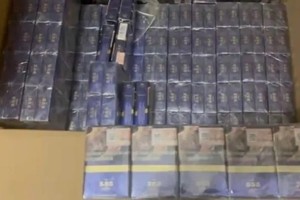 查获的走私香烟。（图：警方提供）