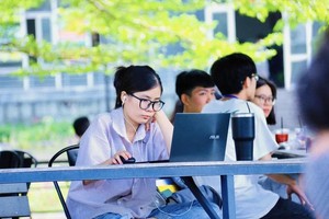 年轻人要常更新一直发展的新技术技能。