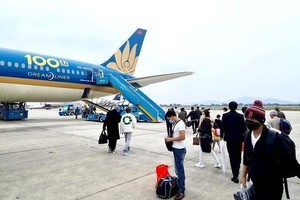 春节期间新山一机场每天增加一万机票。（示意图：窦进达）