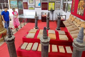 丁朝佛经柱集，年代：10 世纪，目前保存在宁平省博物馆。（图：越通社）