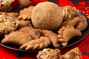 新年摆全盒 传子传孙传万世