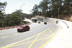 大勒市帕廉岭通道正式通车