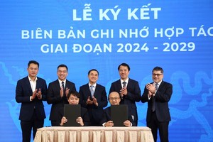 越南阿斯特捷利康和越南年轻医师协会签署合作《备忘录》。（图：文华）