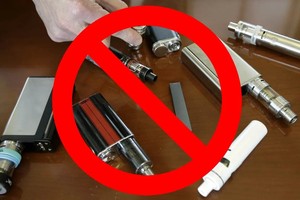 英国政府在新公告中宣布将禁止一次性电子烟，以遏制青少年使用电子烟的趋势。（示意图：美联社）