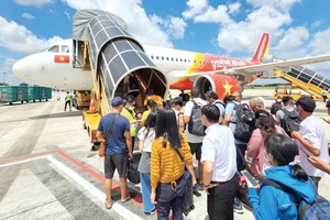 机票需求降温 铁路增售车票