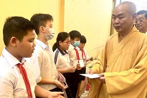 龙华寺住持释慧功法师：慈悲为怀 造福众生