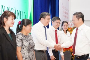 第二次“我心中的医生”征文比赛颁奖