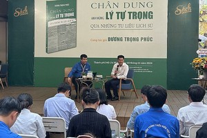 通过历史资料描写李自仲英雄肖像