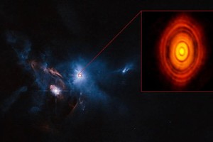 研究人员在HL金牛座盘中正在形成行星的地方发现了大量的水，这里的天体正在“疯狂”收集物质。而水蒸气可能会影响此地行星的化学成分。