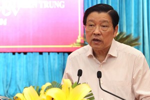 中央内政部长潘廷擢在会上发表讲话。（图：VOV）