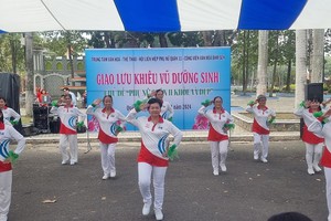 “妇女健康美丽”养生舞交流