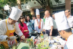 男子下厨比赛活动