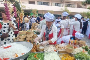 环保集市洋溢团结氛围