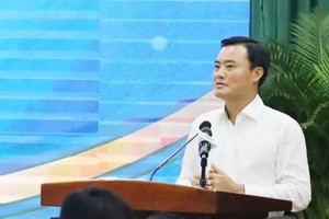 市人委会副主席裴春强在会上发言。（图：国雄）