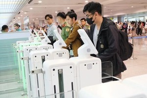 机场须应用科技缩短手续办理时间。（图：H.M）