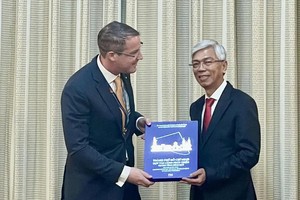 越南乃加拿大在东盟最大贸易合作伙伴