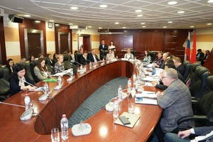 圆桌研讨会场景。（图：越通社）