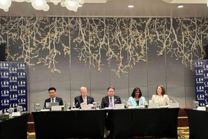 有史以来企业数最多的美国高级企业代表团访问越南。（图：杨玉）