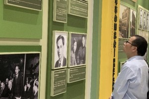 主题陈列“胡志明在广州”展览。