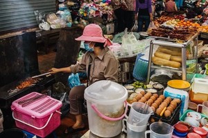 含有有害细菌、病毒、寄生虫或化学物质（如重金属）的不安全食品会导致200多种疾病。（图：WHO）