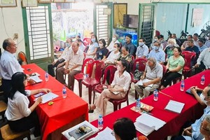 平新郡平治东A坊第一街坊区党支部就识别、防打政治机会主义份子的内容举办的政治活动。