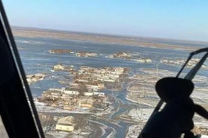 2024年4月1日，哈萨克斯坦，融雪导致洪水。（图：视觉中国）