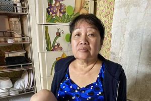 老大娘脚痛无钱医治