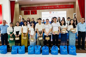 关照老挝、柬埔寨留学生和高棉同胞