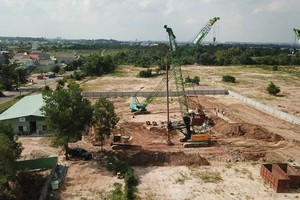 途经守德市的环市三路正在施工。（图：陶庄）