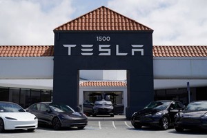 特斯拉将在全球裁员超 10%