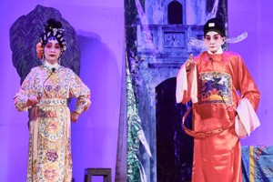 《白蛇传之仕林会母》剧照。