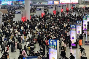 节日期间的深圳高铁站。（图：互联网）