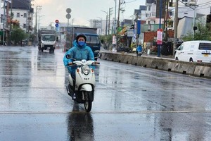 本市东和北面今日久旱逢甘雨