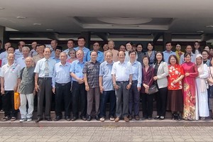 致力推广民族文学艺术