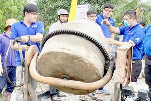 通过志愿活动，本市年轻人已为民众开展许多有意义的工程。