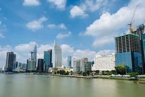 多项涉及房地产领域的法律即将生效，有望推动市场及早日复甦。