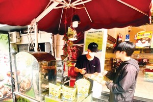 大发食品公司向市场推出各种粽子