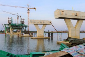 各地方加快融资公共投资，开展落实各重点工程以推动社经发展。（图：越通社）