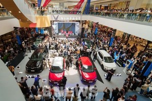 菲律宾VinFast品牌发佈会。（图：越通社）