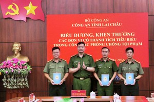 侦破贩毒与网络诈骗单位获表彰