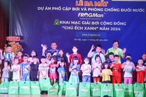 Frogman普及游泳和防范溺水项目的目的是为所有儿童创造有利条件，接触和学习游泳技能，并掌握安全与有效地防范溺水事故的措施。（图：秋心）