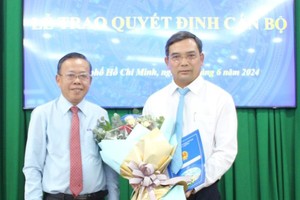 市人委会主席核准守德市副主席职务